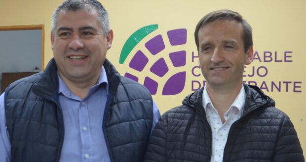 Cesar Salamin intendente electo de El Hoyo junto a quien será el presidente del HCD